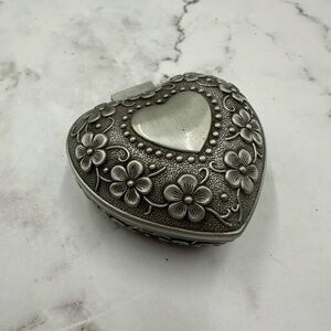 Vintage Pewter Small Heart Floral Trinket Jewelry Box - Black Velvet